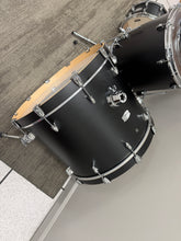 Load image into Gallery viewer, Yamaha Tour Custom 5pc Shell Pack - Used / Demo