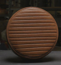 Load image into Gallery viewer, A&F "The Jonesy" Throne Top